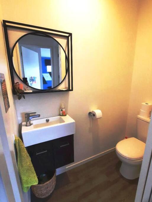 Banbury Deluxe With Spa Bath! Private Courtyard! كوينستاون المظهر الخارجي الصورة